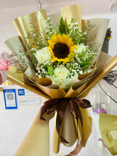 Load image into Gallery viewer, Sunflower &amp; Roses
